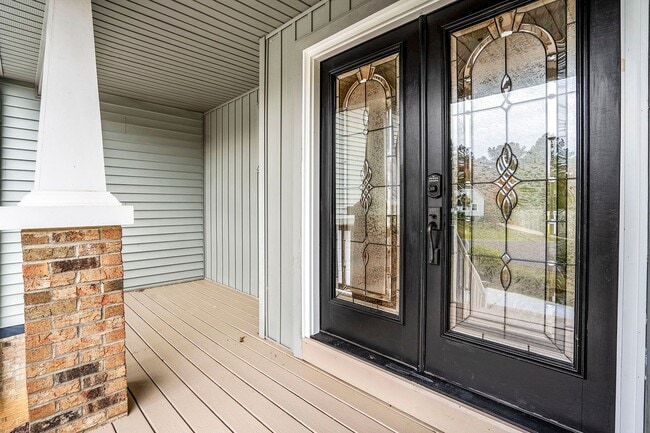Photo - AVAILABLE FOR MOVE-IN AUGUST 10, 2026-BEAUTIFUL HOME ON A HILL! FIRST FLOOR MASTERBEDROOM!