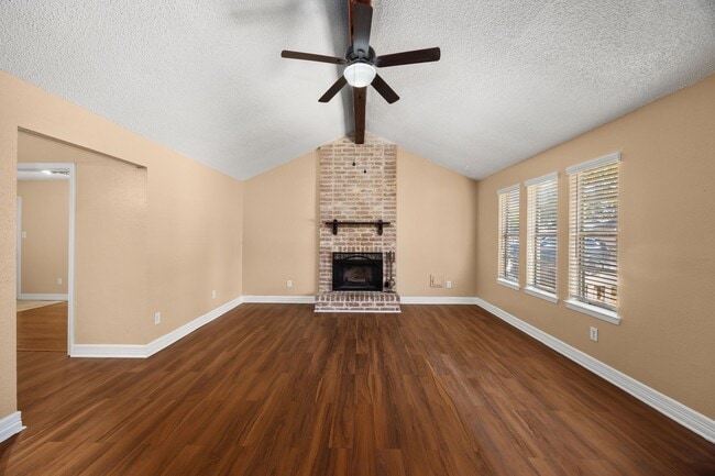 Photo - 1014 Three Forks Dr