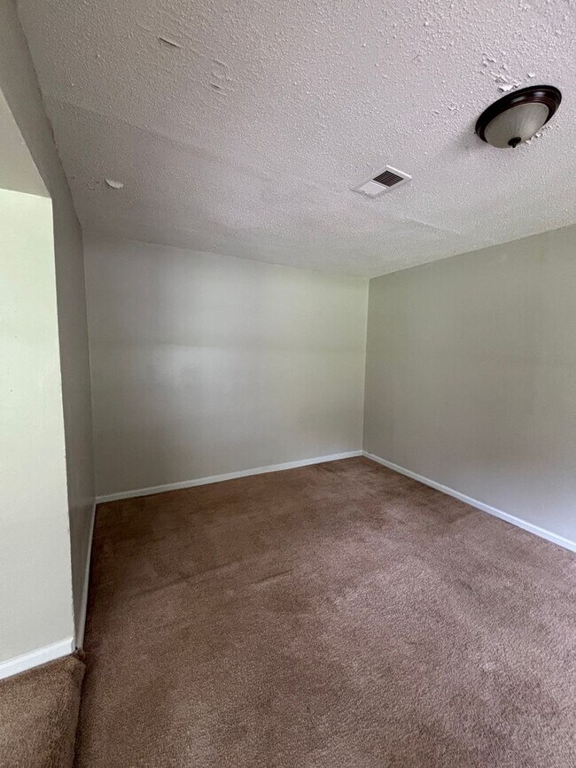 Photo - FOR RENT