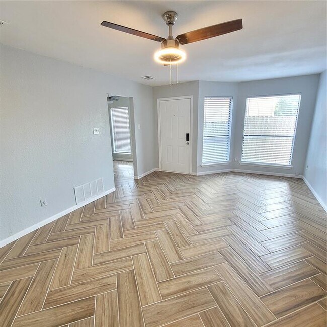 Photo - 13351 Water Oak Ln
