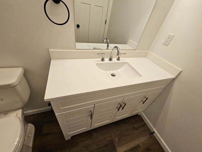 Photo - 1002 Hillside Ct