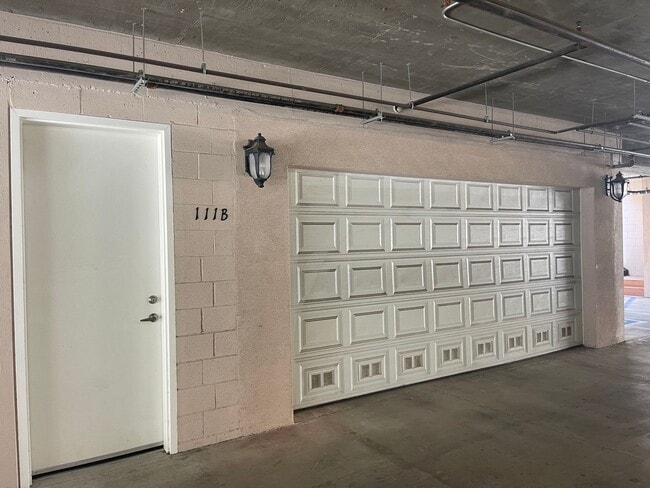 Photo - 111 E McLean St