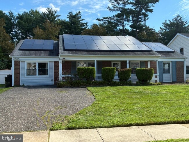 18 Glover Ln
