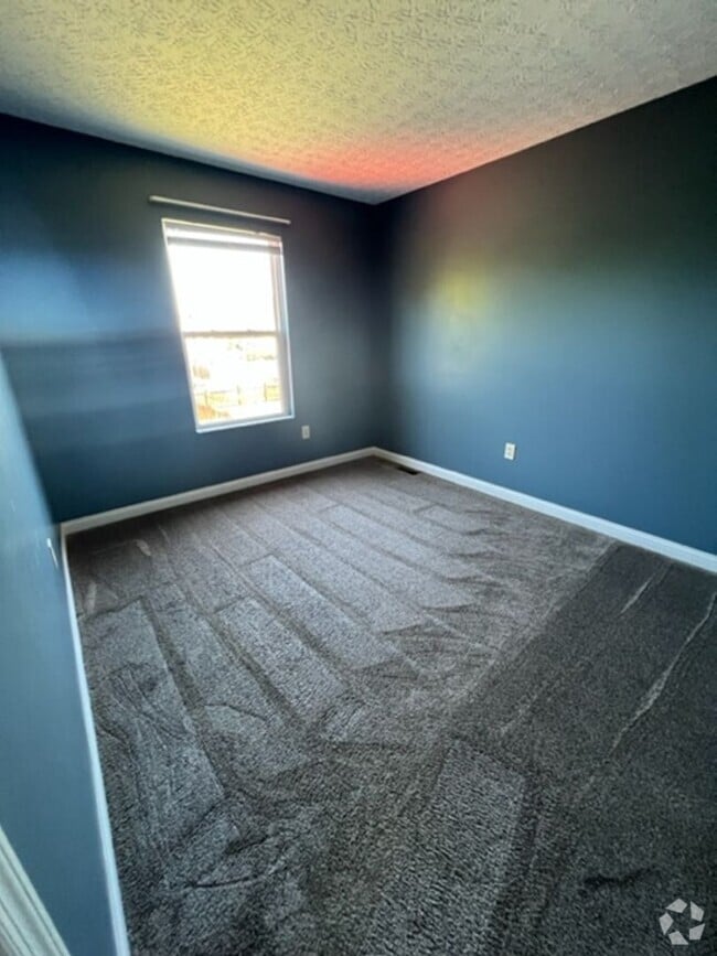 Building Photo - Charming 4 Bedroom 2.5 Bathroom Home in Hi...