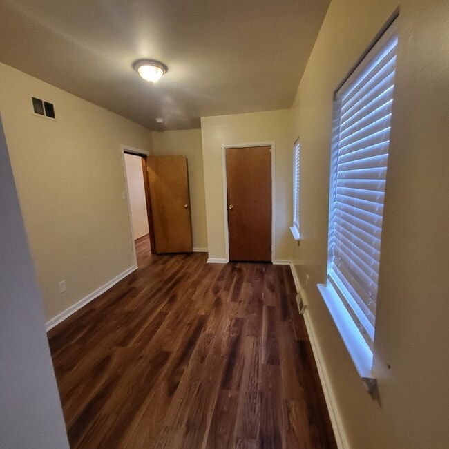 Photo - 603 W 4th St Unit Apt 2