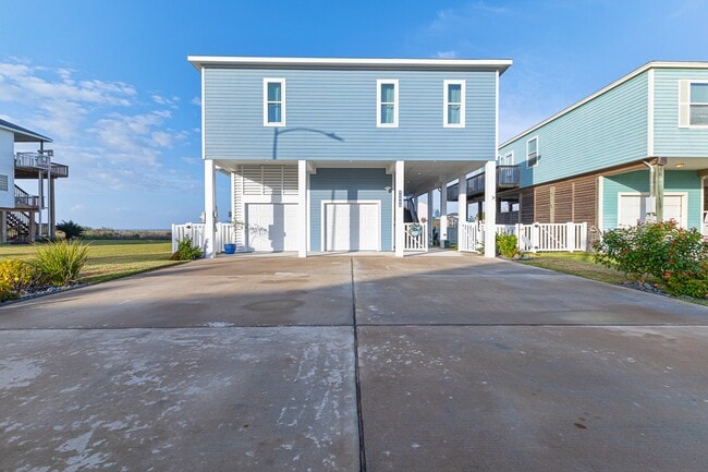Building Photo - 22520 Bay Point Dr