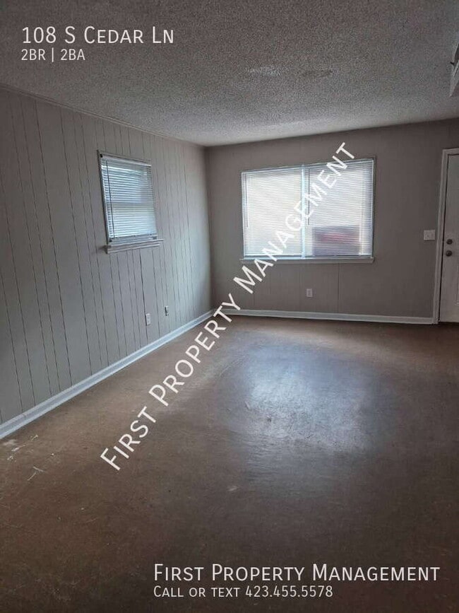 Photo - 108 S Cedar Ln