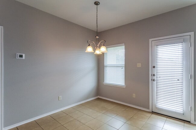 Photo - 1813 Cedar Wood Trail