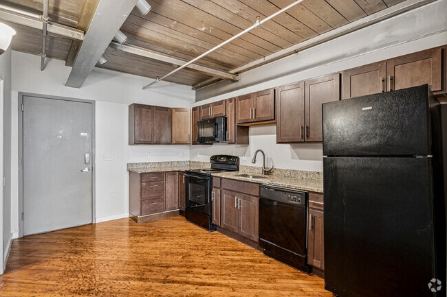 1BR, 1BA - 1,000SF - Kitchen