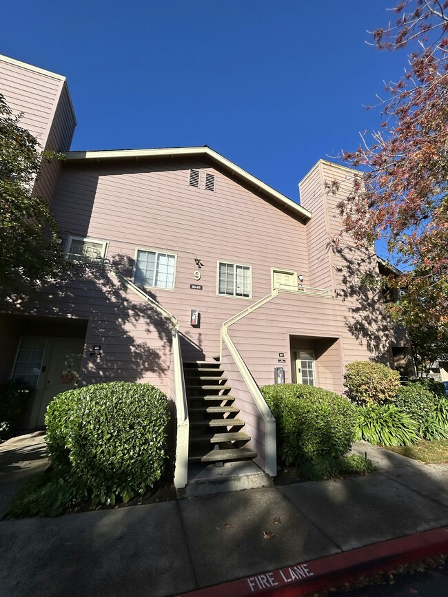 Building Photo - 11150 Trinity River Dr Unit 88