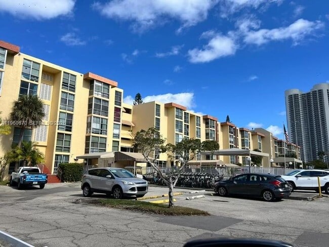 Photo - 200 172nd St Unit 416