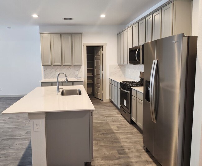 Photo - 7106 Marina Hts Wy