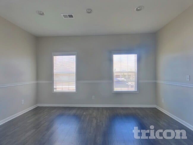 Photo - 920 Beverly Ct