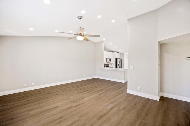 Photo - 707 Neapolitan Way