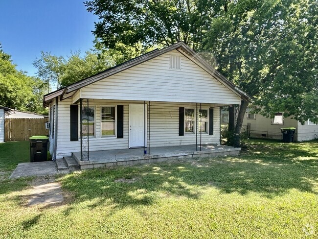 Building Photo - 714 W 15th St Rental