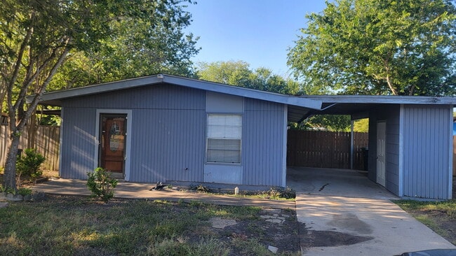 Photo - 6018 Royal Valley St