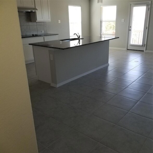 6604 Alta Vista Dr