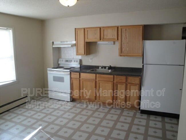Building Photo - 840 Beech St Unit 2