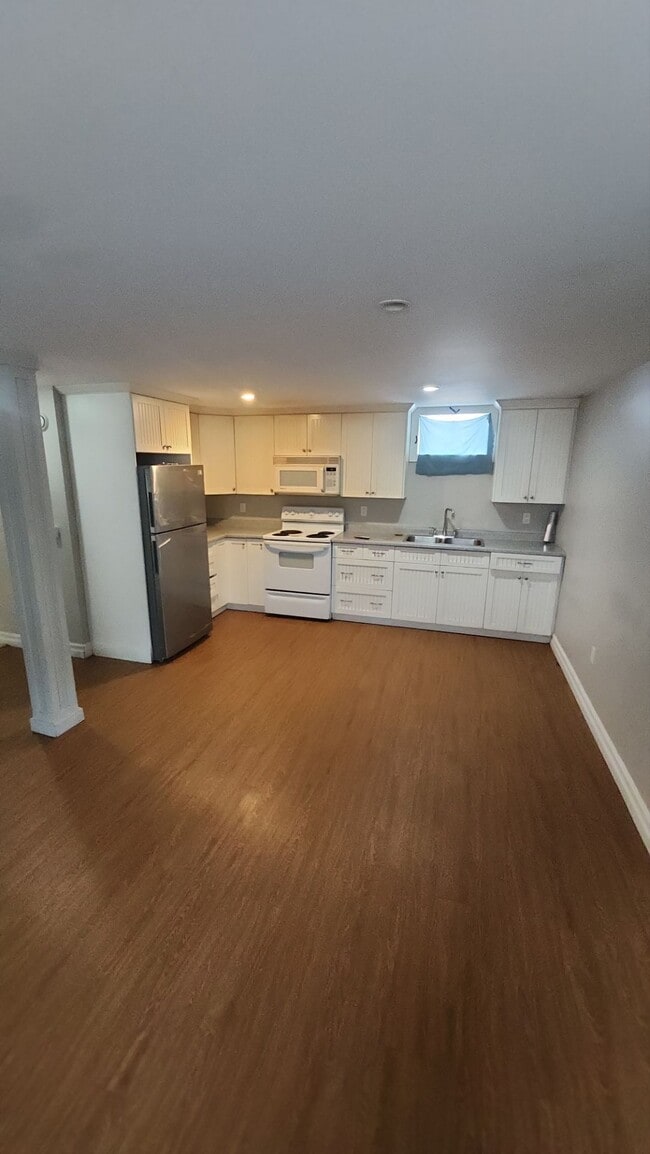Building Photo - 14 Castle Loma Dr Unit 2