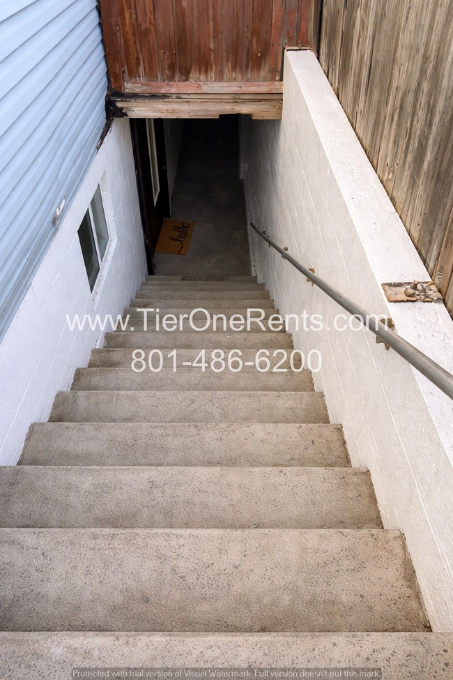 Photo - NO DEPOSIT option available for qualified renters with Obligo. Unit B