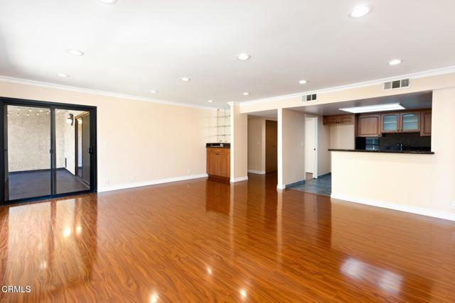 Photo - 1037 N Vista St Unit 202