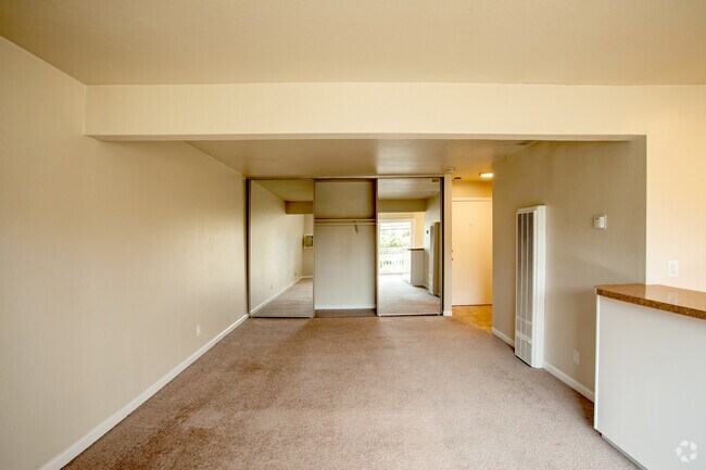 Studio - 430SF