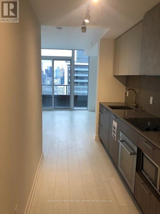 Photo - 19 Western Battery Rd Unité Ph1