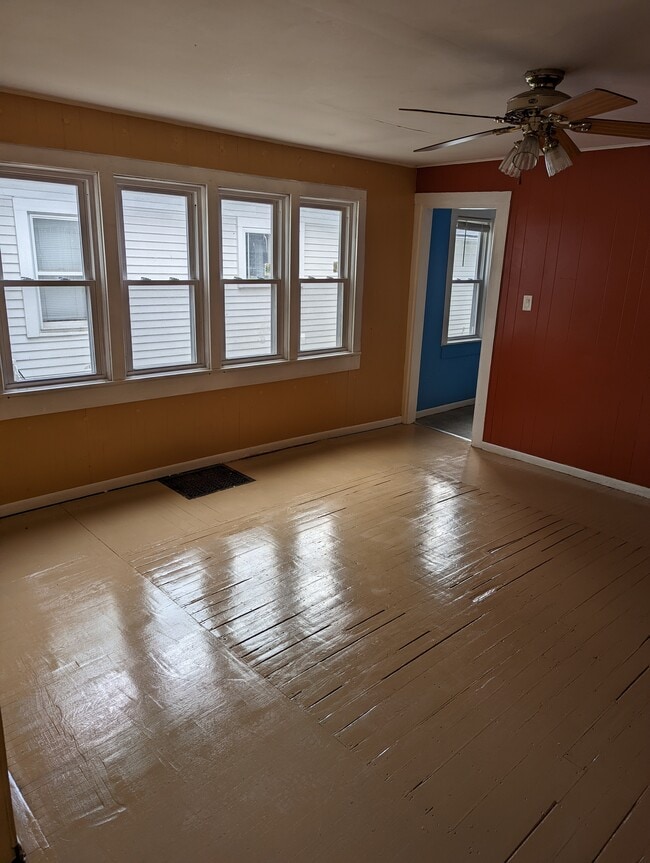 Photo - 305 W Harris St Unit a