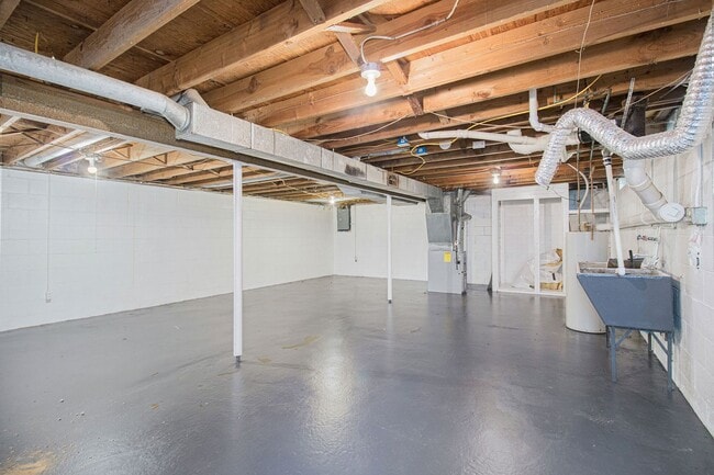 Photo - Nazareth Street 4038-40 Unit 4040