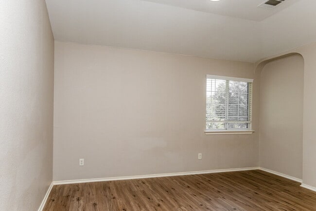 Photo - 1301 Ty Cobb Pl