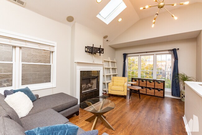 Photo - 1449 W Walton St Unit 3
