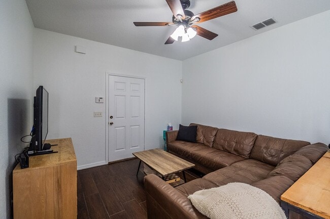Photo - Rental Near Downtown Lakeland!!