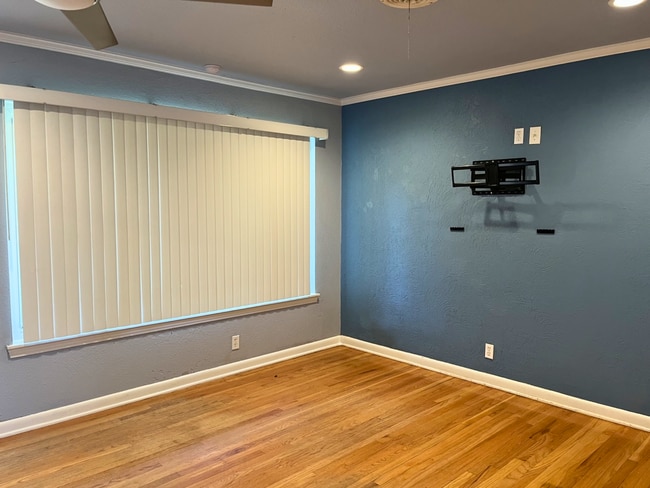 Photo - 2022 Odessa Dr