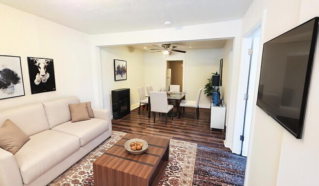 Photo - 15 E 21st St