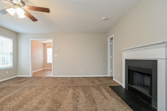 Photo - 933 Grass Hollow Ct