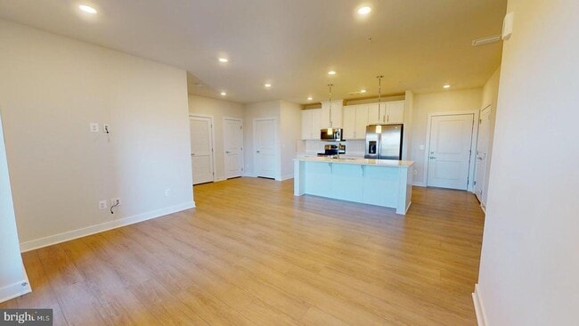 Building Photo - 12850 Mosaic Pk Wy Unit 2Q
