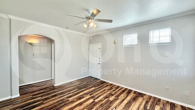 Photo - 1941 S Pierpont