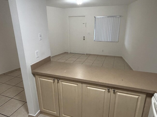 Photo - 2000 Springdale Blvd Unit 3a