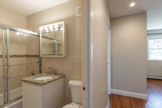 2BR - 2BA - 1,200SF - Heritage House