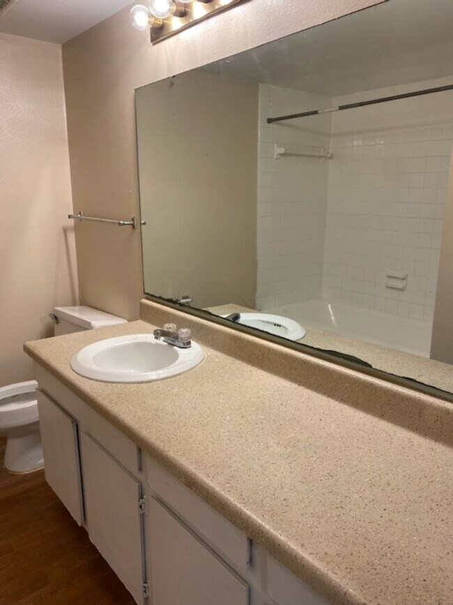 Photo - 260 W Van Fleet Dr