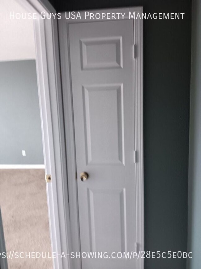 Photo - 208 NE Cedar Ct