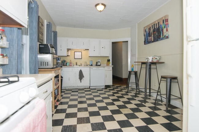 Photo - 54 Tremont St Unit 1