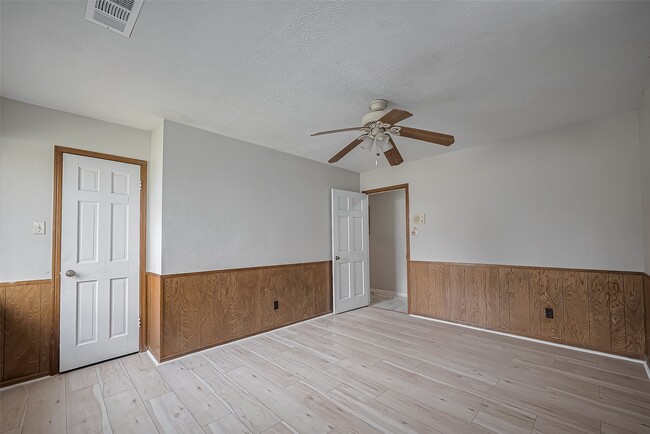 Photo - 811 Loire Ln