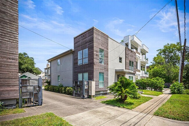 Building Photo - 1710 Maryland St Unit D Rental