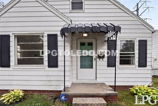 3540 Bellevue Rd