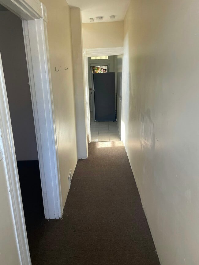 Building Photo - 7 Plough St Rental