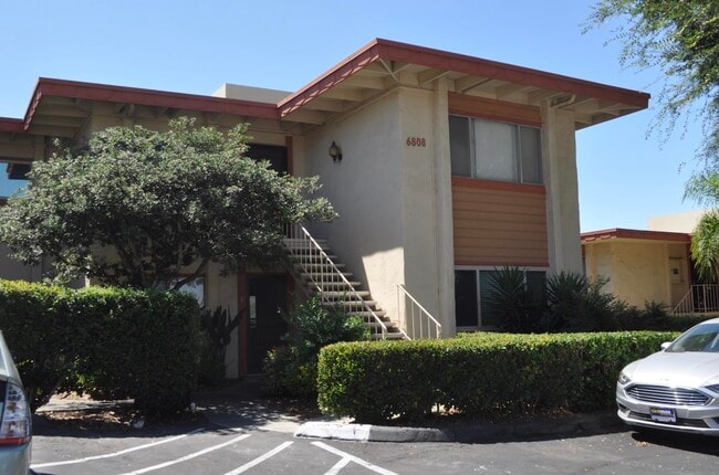 Building Photo - 6808 Hyde Park Dr Unit D Rental