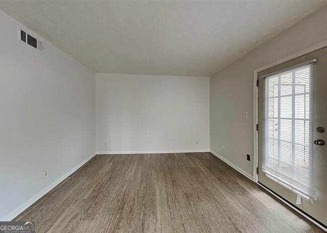 Photo - 8577 Parkside Dr
