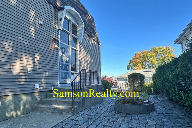 Photo - 5 Woodward Ave