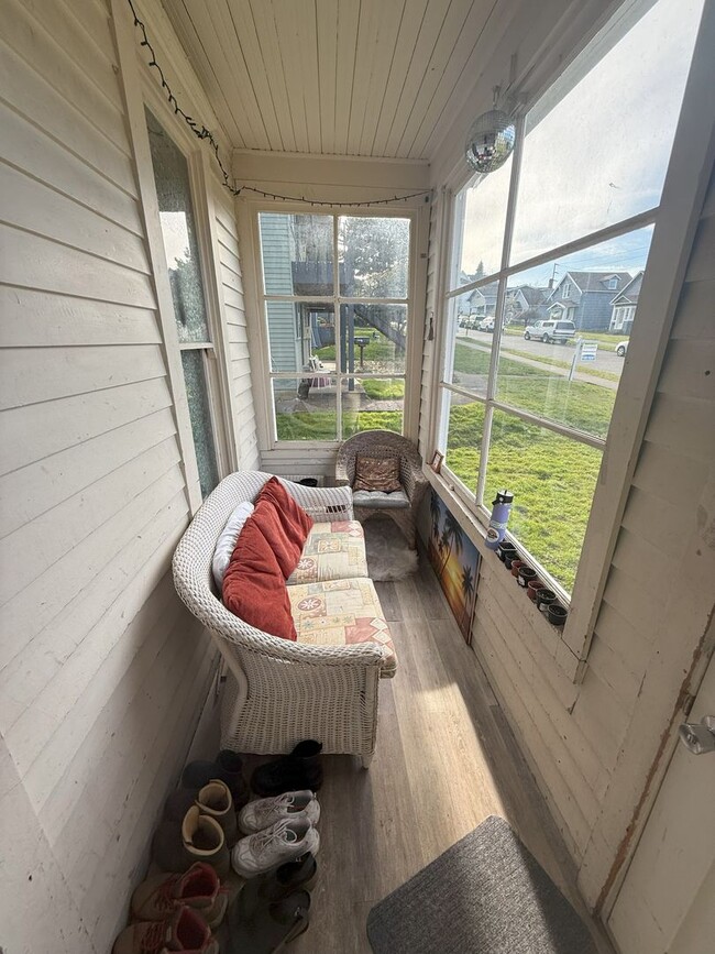 Photo - Great 6 bdrm/2 bath close to WWU and downtown